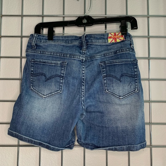 Jean Shorts - Picture 3 of 5